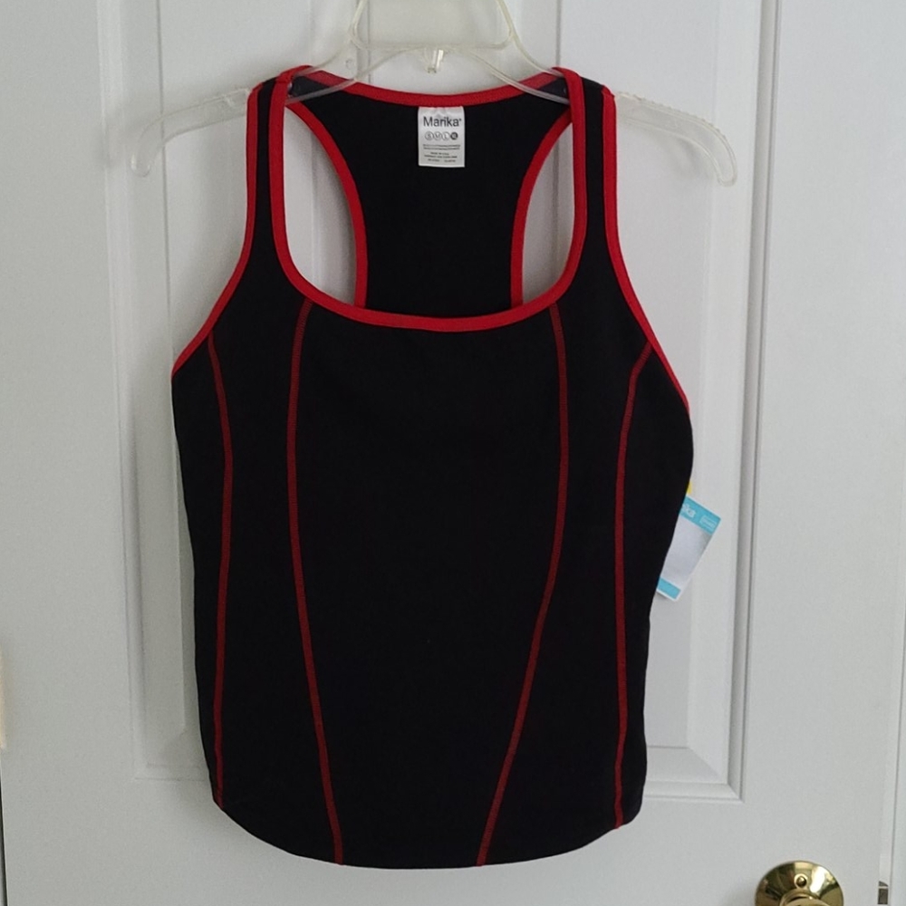 MARIKA Performance top